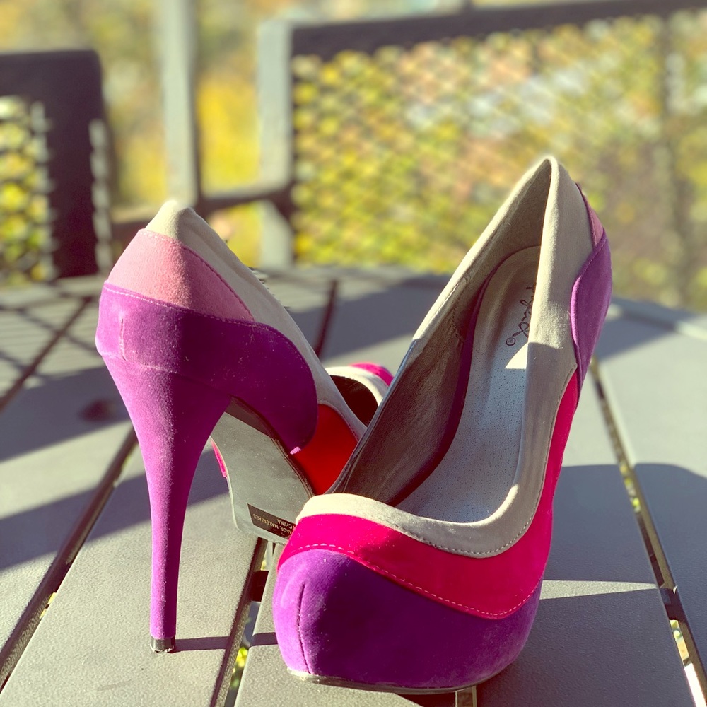 Suede Pumps
